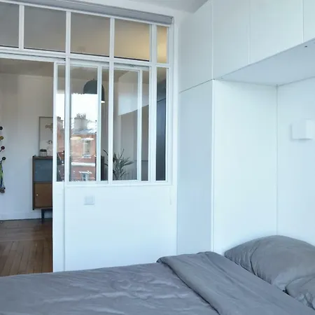 Stylish To 13 Apartment